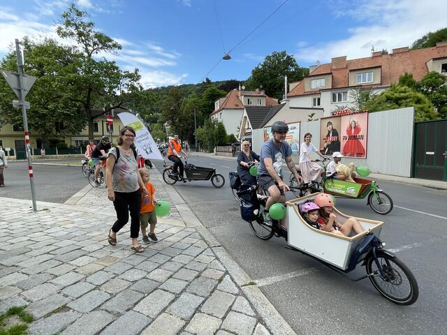 Mit Kind und Kegel bei der Raddmeo unterwegs. | Foto: Brandl