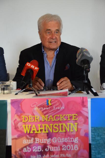 Frank Hoffmann bei der Programmpräsentation des Güssinger Kultursommers 2016. | Foto: Frank Hoffmann