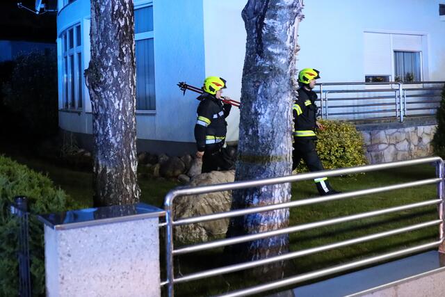 Brand einer Gartenhütte in Traun konnte schnell gelöscht werden. | Foto: laumat.at/Matthias Lauber