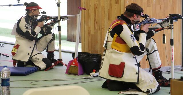 Olivia Hofmann und Gernot Rumpler als Team "Austria 1" im Mixed Teambewerb mit dem Kleinkalibergewehr | Foto: Margit Melmer / ÖSB