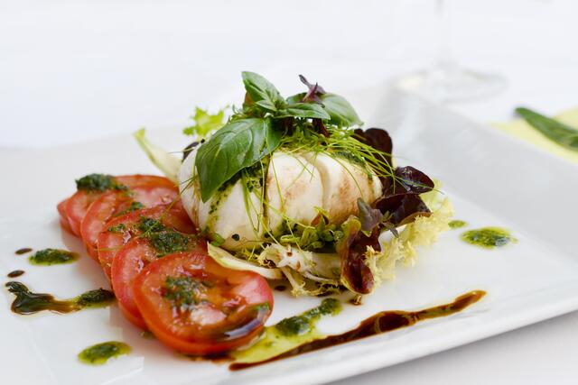 Frisches aus der JUFA-Küche für den Sommer. Das Restaurant Seeplatzl ist täglich geöffnet. | Foto: JUFA-Hotels