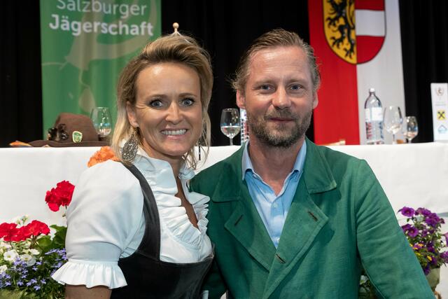 Landesjägermeister Max Mayr Melnhof mit Alexandra Meissnitzer beim Salzburger Landesjägertag. | Foto: Salzburger Jägerschaft
