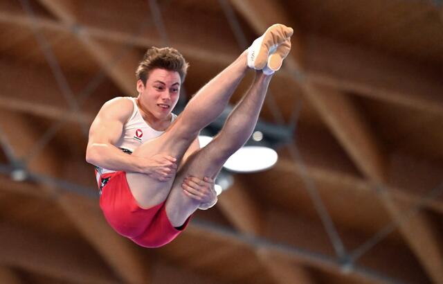 Benny Wizani wirbelte bei der Trampolin-Meisterschaft durch die Lüfte.  | Foto: Simone Ferraro