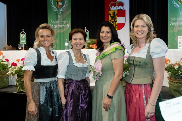 Alexandra Meissnitzer, Landtagspräsidentin Brigitta Pallauf, GF der Steirischen Landesjägerschaft Marion Sarkletti-König und LAbg. Elisabeth Huber.
 | Foto: Salzburger Jägerschaft