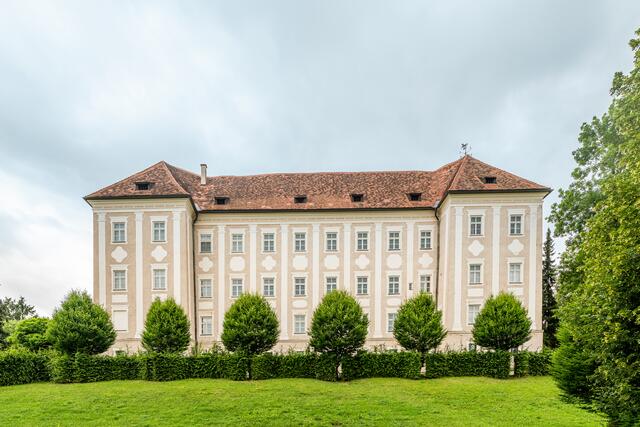 Auf Schloss Piber finden die Schlossfestspiele indoor ab 9. November statt. | Foto: Erlebnisregion Graz/Die Abbilderei