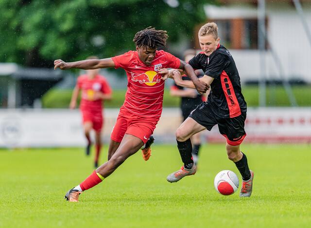 Red Bull Salzburg (rot) setzte sich im U15-Finale durch. | Foto: Cordial Cup