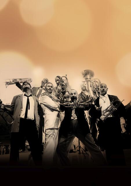 Das siebenköpfige Blächbläserensemble „Mnozil Brass“ spielt im Stadttheater Wels auf.  | Foto: Daniela Matejschek