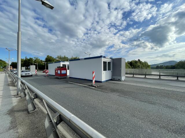 Auf der Brücke wird Mitte Juni kontrolliert.  | Foto: sm