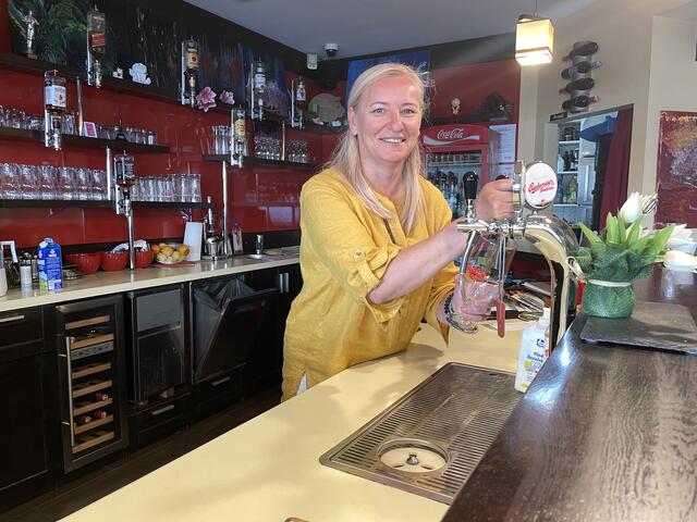 Grazyna Rimser ist die Chefin im Cafe Gloria. | Foto: Tobias Schmitzberger