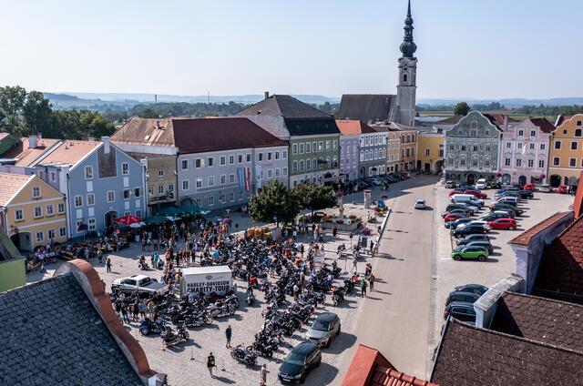 Am Samstag, 25. Juni 2022, von 15.30 bis 17 Uhr stoppt die Harley-Davidson Charity-Tour in Obernberg am Inn. | Foto: BRS/Doms