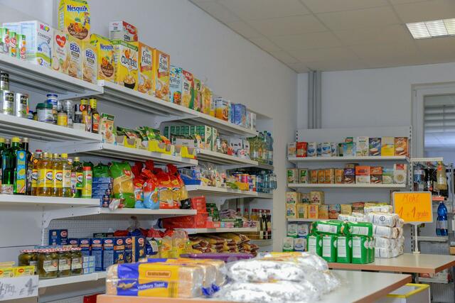 Der Sozialmarkt hat jeweils dienstags und donnerstags geöffnet. In den vergangenen Monaten kam es durch Ukrainer zu Streitereien. | Foto: Rotes Kreuz Schärding