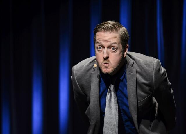 Markus Koschuhs "wOHMACHT" wird als aberwitziges Empörungsprogramm in Sachen Wohnen gefeiert.  | Foto: Böhm