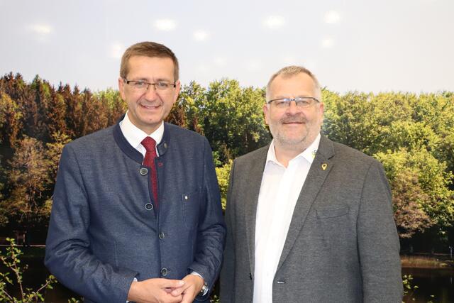 Wirtschafts- und Tourismuslandesrat Markus Achleitner (l.) übernahm die Festansprache, im Beisein von Georg Bachleitner | Foto: BRS