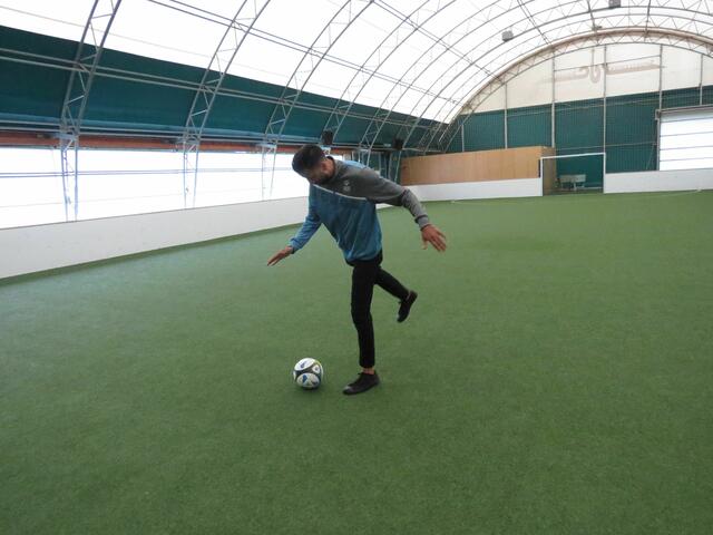 Als Stürmer hat Keskin einen scharfen, zielgerichteten Schuss.