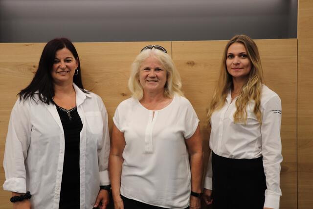 Die Damen vom Frontoffice freuen sich schon im Vorfeld auf zahlreiche Besucher*Innen. Gabriele Casacrande, Annemarie Auer und Ramona Klinger (v.l.) | Foto: BRS