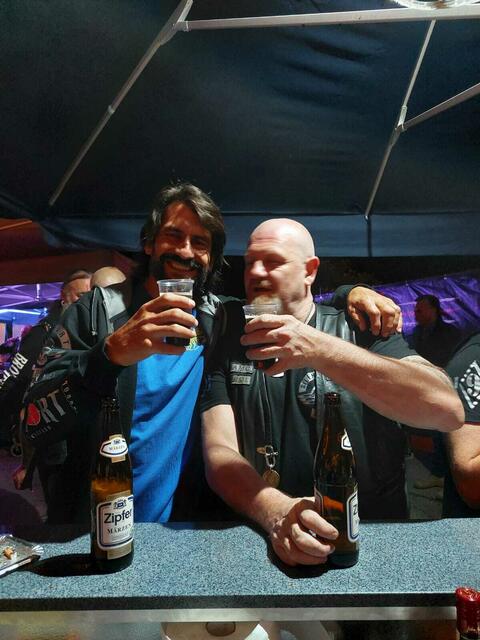 auf gute Kameradschaft | Foto: MC Silent Army