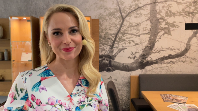 Fernsehmoderatorin Silvia Schneider verriet den Gästen auch einiges von ihrer Kochsendung "Silvia kocht". | Foto: Koidl