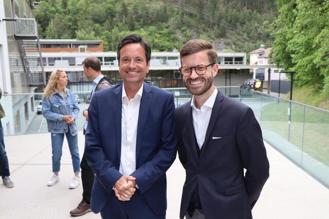 Robert Renzi (Standortagentur Tirol) mit Universitätsassistent Martin E. Stubenböck (UMIT Tirol). | Foto: Othmar Kolp