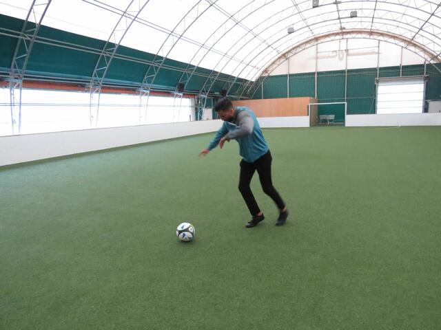 Als Stürmer hat Keskin einen scharfen, zielgerichteten Schuss.