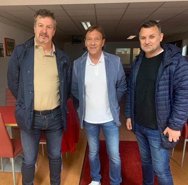 von links nach rechts:
Claus Kügele (Geschäftsführer vom Unternehmen ASCO Anlagenbau - Hauptsponsor), Otto Wegscheider (Obmann ASCO ATSV Wolfsberg), Mario Romac (Sportdirektor ASCO ATSV Wolfsberg) | Foto: ATSV Wolfsberg