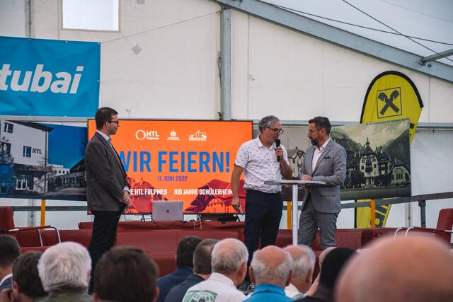 Schülerheim-Direktor P. Peter Rinderer, Moderator Matthias Betz und HTL-Direktor Martin Schmidt-Baldassari (v.l.n.r.) | Foto: Pernsteiner