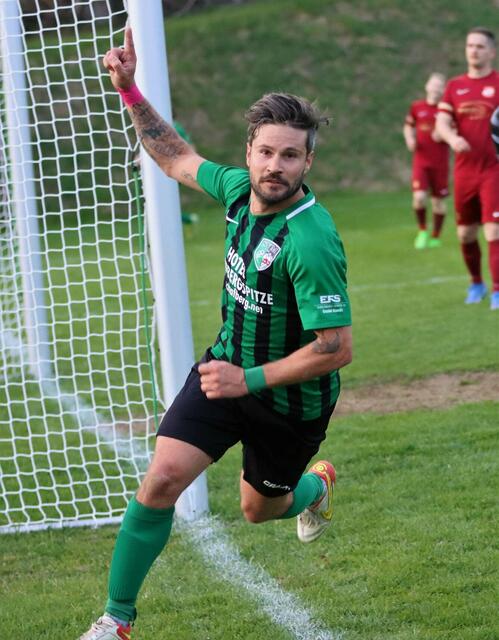 Daniel Hauer sorgte beim Spiel gegen Altenmarkt 1b mit zahlreichen Toren für Aufsehen. | Foto: Fussball-Impressionen vom Salzburger Unterhaus