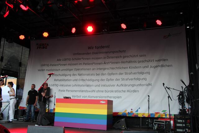 Wiener Regenbogenparade