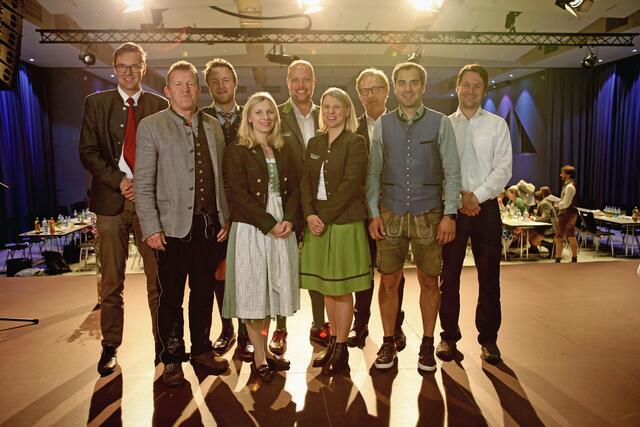 Präsentierten die Leistungen des TVB Schladming-Dachstein: Gerhard Höflehner, Dietmar Salmhofer, Georg Knaus, Andrea Egger, Mathias Schattleitner, Carolin Lang, Andreas Keinprecht, Michael Schütz und Franz Eisl. | Foto: Schladming-Dachstein