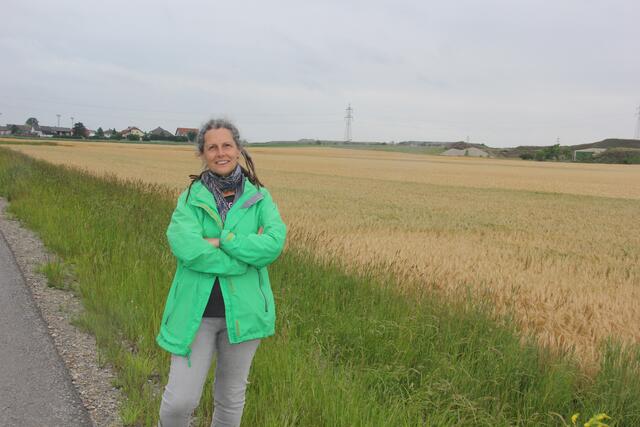 Agrarland für ein Deponieprojekt noch dazu ganz nahe bei der Ortschaft -Beate Kainz ist darüber nicht glücklich. | Foto: Mold