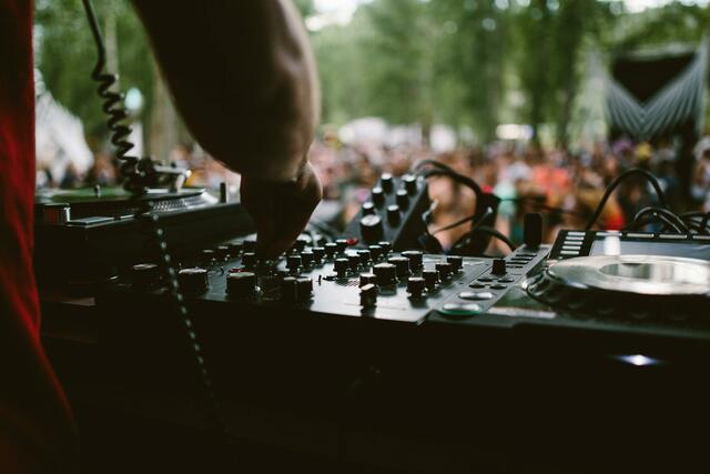 Beim "springfestival graz" dreht sich alles um elektronische Kunst und Musik. | Foto: Unsplash/Benz