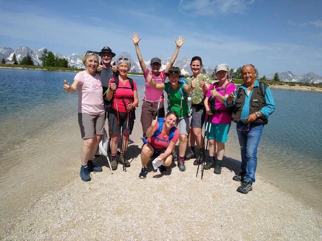 An verschiedenen Plätzen in der Pyhrn-Priel-Region erarbeitete die Gruppe die zwei- und dreistimmigen Jodler.
 | Foto: Haslinger