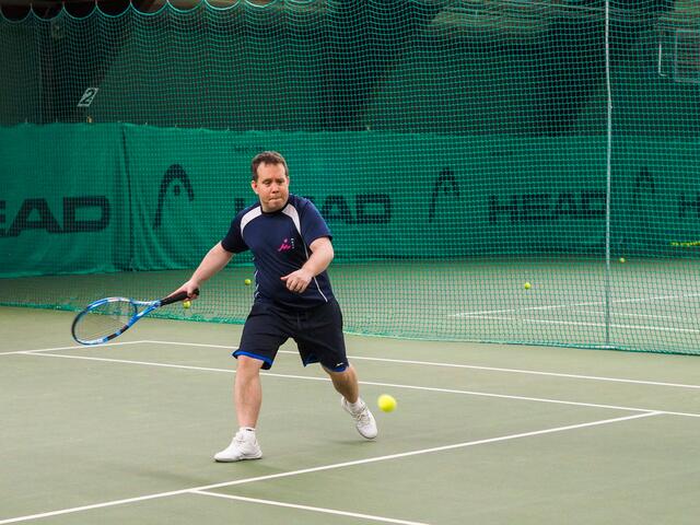 Die Vorbereitungen laufen schon länger, etwa beim Tennis. | Foto: MHSc