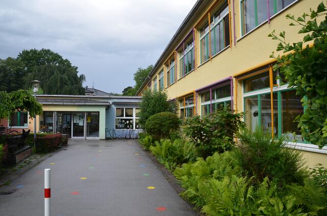 Bibliothek und Vorschulklasse sind daher derzeit nicht benutzbar. Der weitere Schulbetrieb für die rund 230 Schülerinnen und Schüler ist nicht beeinträchtigt. | Foto: Stadt Salzburg