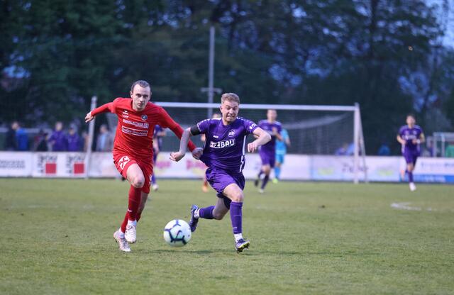 Weiterhin mit von der Partie: Die SKM-Kicker (l.) können sich auch 2022/2023 auf zwei Derbys gegen die Admira freuen. | Foto: Reischl