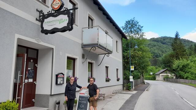 Claudia und Thomas Schoy betreiben die Jeßnitztaler Stubn in St. Anton. | Foto: Alfred Dorner