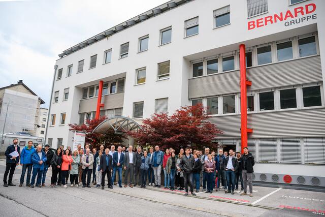 Offenes Werkstor Spannende Führung bei der BERNARD Gruppe in Hall