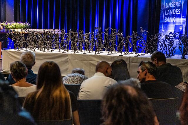 Jede Banderole ein Unikat - vom Künstler Alois Schild. | Foto: ARGEBanderolen-Flo Lechner