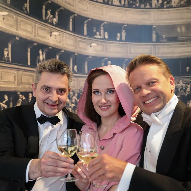"Der Opernball" steht heuer am Programm der Operette Langenlois. Intendant Christoph Wagner-Trenkwitz (l.) spielt eine Nebenrolle. | Foto: B. Palffy