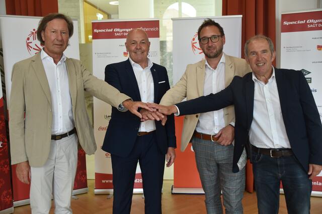 Die vier Bürgermeister der Veranstaltungsorte im Südburgenland: Kurt Maczek, Georg Rosner, Jürgen Dolesch, Wolfgang Tauss | Foto: Michael Strini