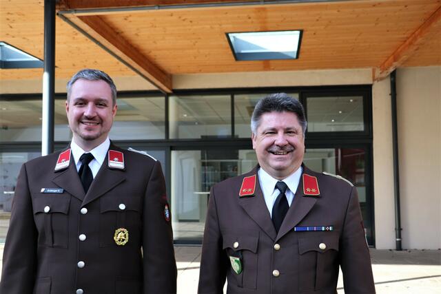 Hubert Arzberger (li) und Roland Hösele laden zum Frühstück bei der Feuerwehr Fernitz. | Foto: Edith Ertl