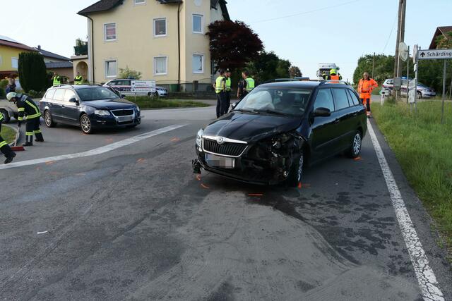 Unfall nach Vorrangsverletzung: An der Kreuzung Zwickledt hat es heute morgen gescheppert.  | Foto: Markus Bäumler/zema-medien.de