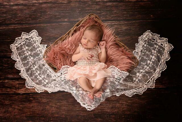 Elina
Geburt: 21. Jänner 2022
50 cm, 2.880 g
Carina und Andreas Micansky aus St. Georgen an der Stiefing | Foto: Monika Narrath Photography