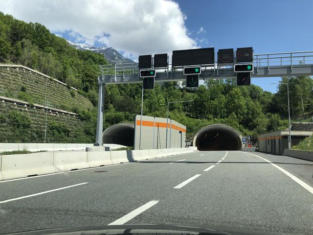 Nächtliche Totalsperre wegen IT-Wartung: Der Tunnel Pians-Quadratsch (S 16 Arlberg Schnellstraße). | Foto: Othmar Kolp