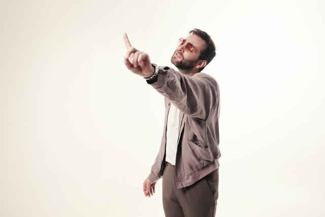 Der Sänger JOSH spielt am 8. Juli 2022 ein Open Air Konzert auf Gut Aiderbichl. | Foto: Carina Antl