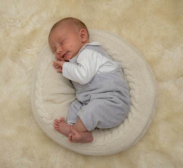 Paul Roland
Geburt: 24. März 2022
55 cm, 3.804 g
Martina Huss und Roland Kratzer aus St. Veit in der Südstmk./Heimschuh | Foto: Mariella Tadler