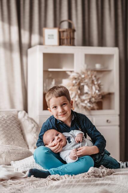 Maximilian
Geburt: 14. Jänner 2022
53 cm, 3.900 g
Brigitte Wohlmutter aus Andreas Paar aus St. Veit in der Südstmk. (Bruder Paul) | Foto: Michaela Lorber