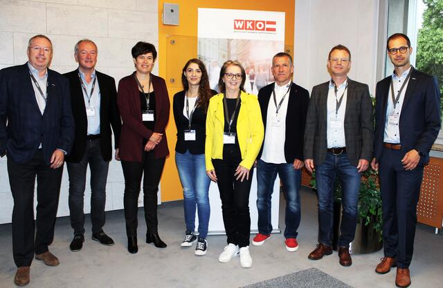 v.l.n.r: Eduard Riegler (Obmann WKO Steyr-Stadt), Franz Sandmair (Leiter AMS Steyr) Barbara Spöck (Bezirkshauptfrau Steyr-Land), Sevil Ramaj (Magistrat Steyr), Judith Ringer (Obfrau WKO Steyr-Land), Peter Hrubant (stv. Leiter AMS Steyr), Gerald Angerbauer (Leiter ÖGK Steyr) Michael Schaubmeier (Leiter WKO Steyr) | Foto: WKO Steyr
