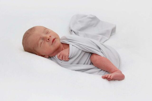 Moritz Jakob
Geburt: 15. Dezember 2021
52 cm, 2.845 g
Eva Huss und Jakob Schlögl aus St. Veit i. d. Südstmk. | Foto: Baby Smile