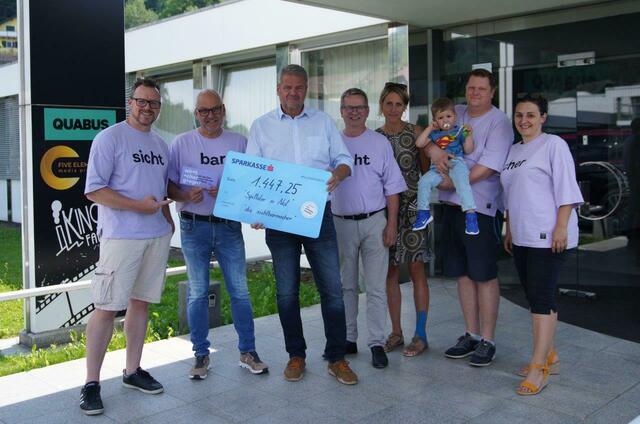 Christian Rieder (Five Elements Films), Wolfgang Daborer (die ARGEntur), Bürgermeister Gerhard Köfer, Martin Wandling (die ARGEntur),Katrin Prangenberg-Pabst (Stilverliebt), Michael Neuwirth (Neuwirth Photography), Sohnemann Raphael und Corinna Hackl (chdesigns) | Foto: Five Element Films