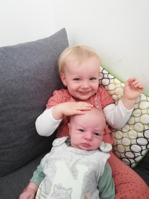 Valentin
Geburt: 4. April 2022
52 cm, 4.180 g
Julia Neubauer und Dominik Kneissl aus Obervogau (Schwester Marie) | Foto: Privat